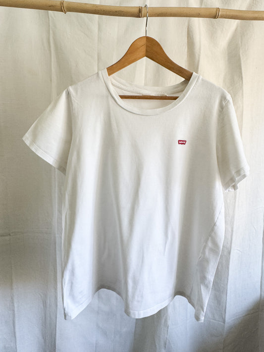 Levi White Tee L