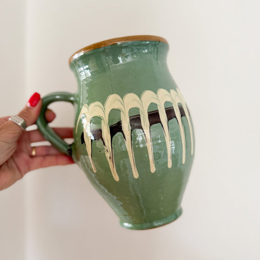 Jug 01