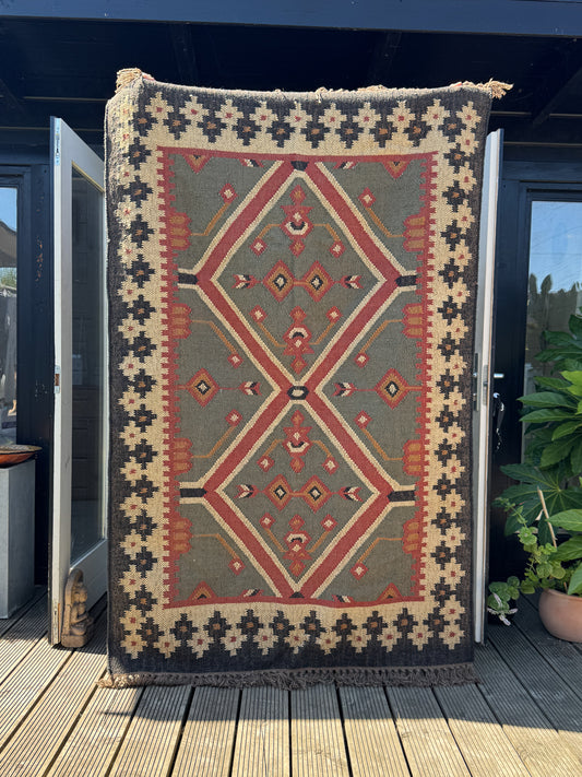 Rug-02